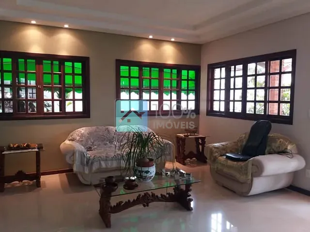 Sobrado com 540m² 4 quartos e 6 banheiros, à venda ou para alugar, no bairro Jardim das Colinas em São José dos Campos