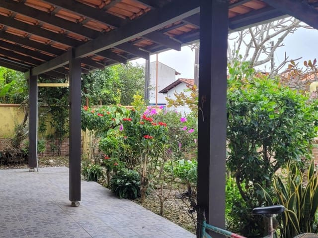 Sobrado com 260m² 5 quartos e 4 banheiros, à venda, no bairro Praia Alegre em Penha