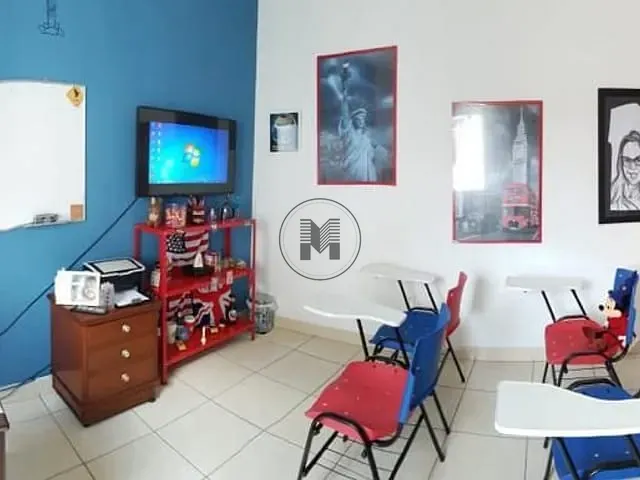 Sobrado com 180m² 3 quartos e 2 banheiros, à venda, no bairro Campo do Galvão em Guaratinguetá