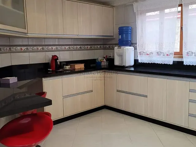 Sobrado com 300m² 4 quartos e 4 banheiros, à venda, no bairro Cond. Nova Paulista em Itapevi
