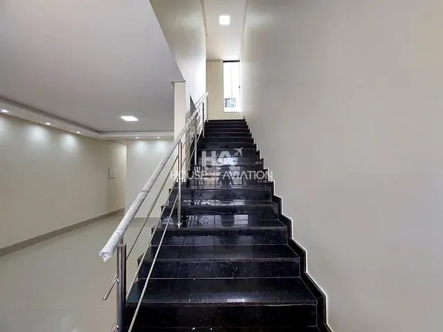 Sobrado com 288m² 4 quartos e 4 banheiros, à venda, no bairro Jardim Planalto em Goiânia