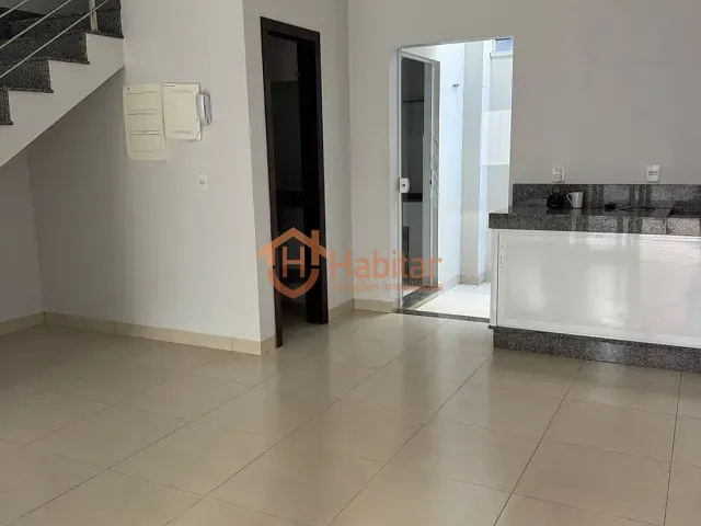 Sobrado 2 quartos e 2 banheiros, para alugar, no bairro Centro-Sul em Sorriso