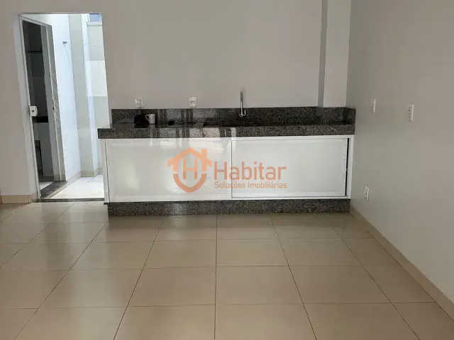 Sobrado 2 quartos e 2 banheiros, para alugar, no bairro Centro-Sul em Sorriso