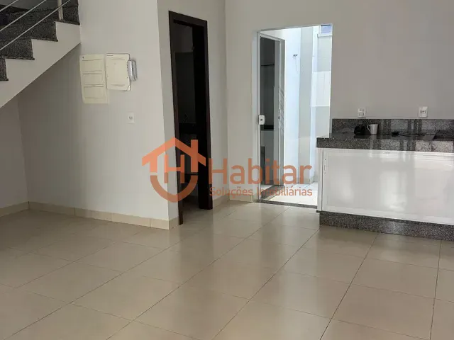 Sobrado 2 quartos e 2 banheiros, para alugar, no bairro Centro-Sul em Sorriso