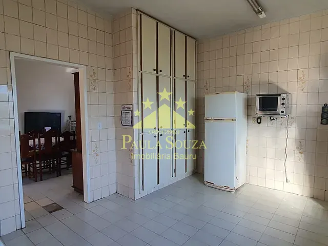 Sobrado com 51840m² 7 quartos e 4 banheiros, à venda, no bairro Centro em Bauru