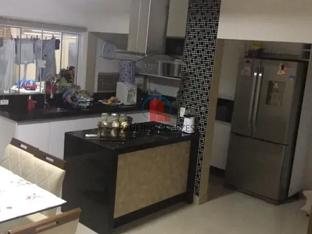 Sobrado com 150m² 3 quartos e 2 banheiros, à venda, no bairro Parque Nova Carioba em Americana