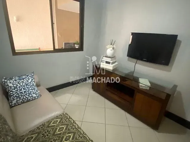 Sobrado com 300m² 3 quartos e 4 banheiros, à venda, no bairro Parque Residencial Laranjeiras em Serra