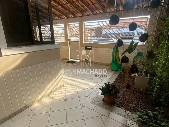 Sobrado com 300m² 3 quartos e 4 banheiros, à venda, no bairro Parque Residencial Laranjeiras em Serra