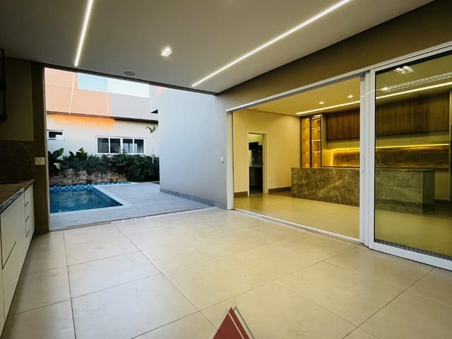 Sobrado com 356m² 3 quartos e 5 banheiros, à venda, no bairro Jardim Botânico em Franca
