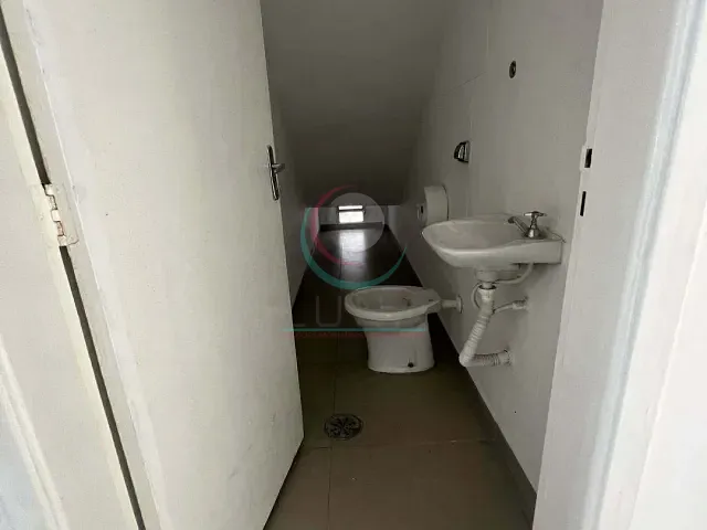 Sobrado à venda ou para alugar, no bairro Vila Pompéia em São Paulo