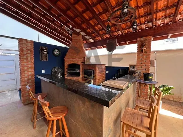 Sobrado com 200m² 2 quartos e 1 banheiro, à venda, no bairro Recanto Camanducaia em Jaguariúna