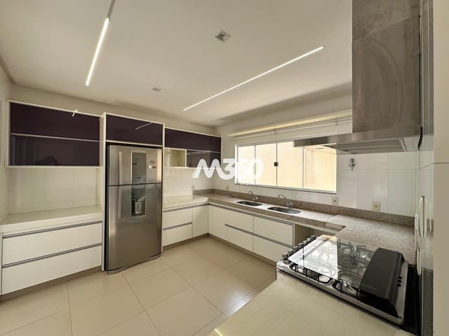 Sobrado com 472m² 3 quartos e 4 banheiros, à venda, no bairro Cidade Vera Cruz em Aparecida de Goiânia