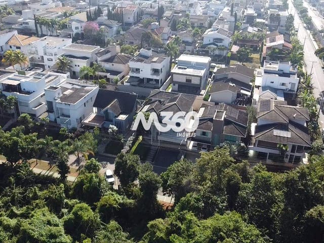 Sobrado com 472m² 3 quartos e 4 banheiros, à venda, no bairro Cidade Vera Cruz em Aparecida de Goiânia