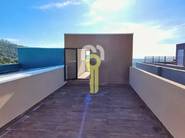 Sobrado com 135m² 3 quartos e 3 banheiros, à venda, no bairro Sítio Boa Vista em Cotia