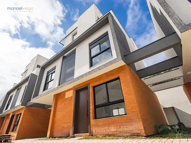 Sobrado 3 quartos e 3 banheiros, à venda, no bairro Água Verde em Curitiba