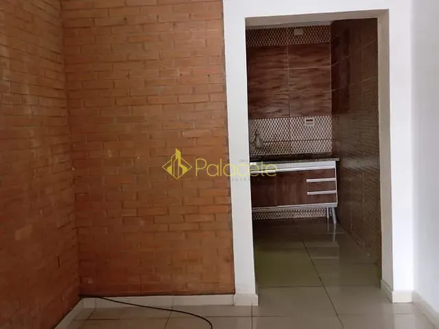 Sobrado 5 quartos e 4 banheiros, à venda, no bairro Alto do Cardoso em Pindamonhangaba