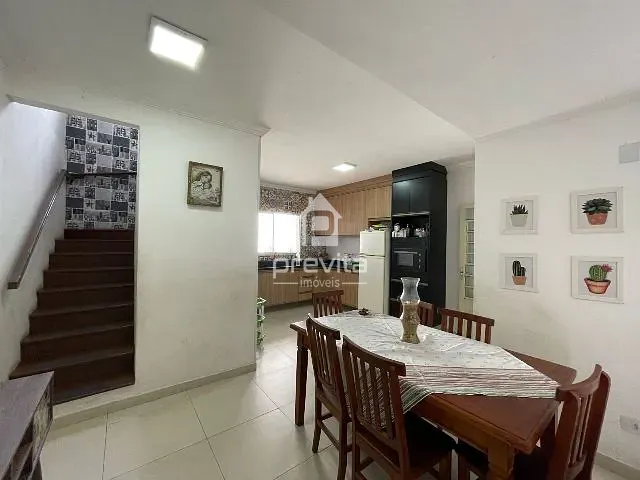 Sobrado com 210m² 3 quartos e 2 banheiros, à venda, no bairro Conjunto Habitacional Hércules Augusto Masson em Taubaté