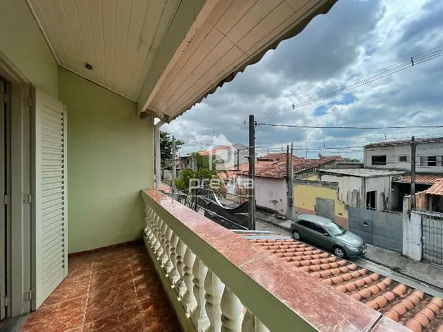 Sobrado com 210m² 3 quartos e 2 banheiros, à venda, no bairro Conjunto Habitacional Hércules Augusto Masson em Taubaté