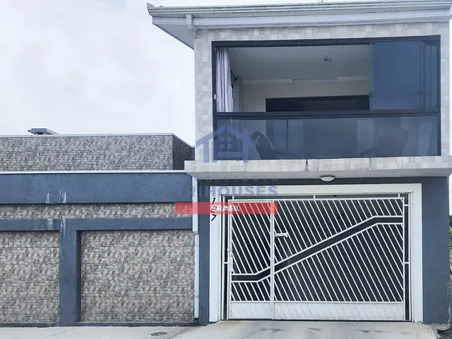 Sobrado com 360m² 3 quartos e 2 banheiros, à venda, no bairro Cachoeira em Araucária