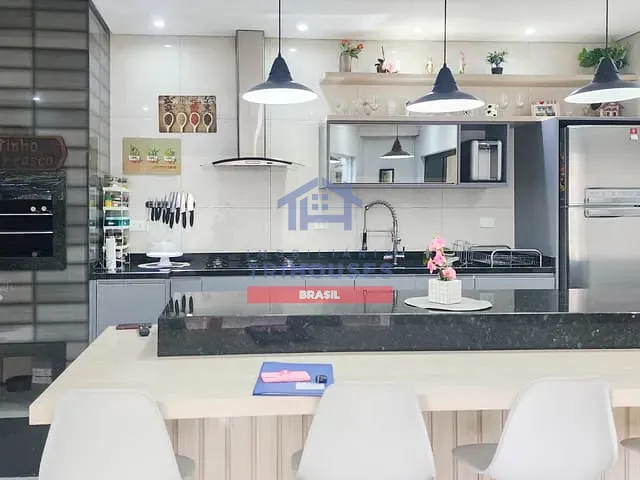 Sobrado com 360m² 3 quartos e 2 banheiros, à venda, no bairro Cachoeira em Araucária