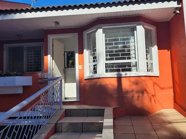 Sobrado com 136m² 3 quartos e 2 banheiros, à venda, no bairro Bacacheri em Curitiba