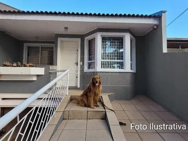 Sobrado com 136m² 3 quartos e 2 banheiros, à venda, no bairro Bacacheri em Curitiba