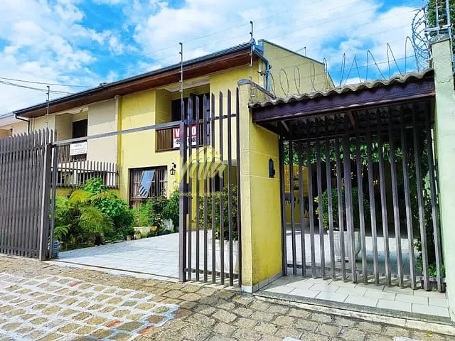 Sobrado 4 quartos e 5 banheiros, à venda, no bairro Centro em Araucária