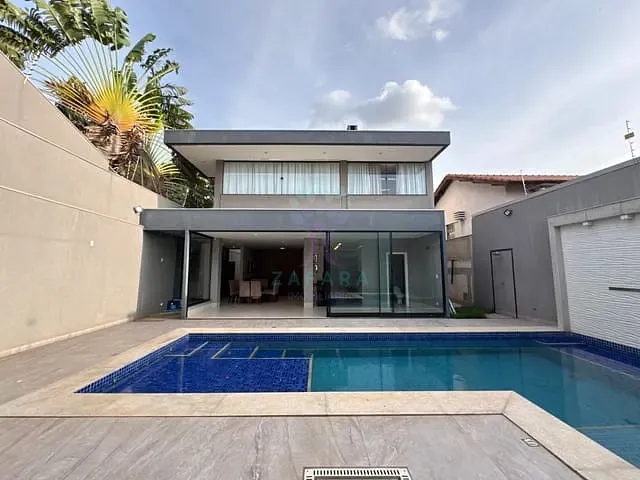 Sobrado com 360m² 5 quartos e 4 banheiros, à venda, no bairro Carandá Bosque em Campo Grande
