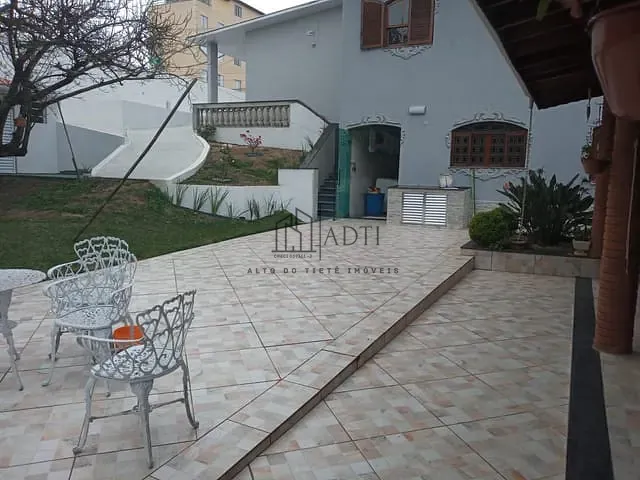 Sobrado com 1800m² 3 quartos e 3 banheiros, à venda, no bairro Conjunto Habitacional Brás Cubas em Mogi das Cruzes