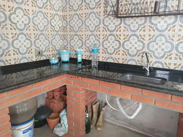Sobrado com 1800m² 3 quartos e 3 banheiros, à venda, no bairro Conjunto Habitacional Brás Cubas em Mogi das Cruzes