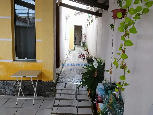 Sobrado com 350m² 4 quartos e 1 banheiro, à venda, no bairro Parque São Benedito em Pindamonhangaba