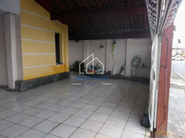 Sobrado com 350m² 4 quartos e 1 banheiro, à venda, no bairro Parque São Benedito em Pindamonhangaba
