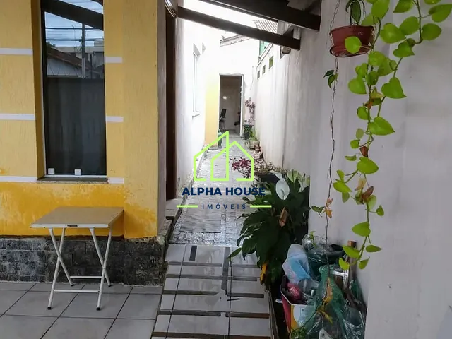 Sobrado com 350m² 4 quartos e 1 banheiro, à venda, no bairro Parque São Benedito em Pindamonhangaba
