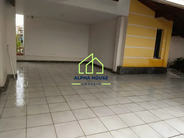 Sobrado com 350m² 4 quartos e 1 banheiro, à venda, no bairro Parque São Benedito em Pindamonhangaba