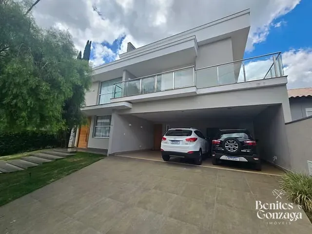 Sobrado com 468m² 4 quartos e 5 banheiros, à venda, no bairro Conjunto Habitacional Inocente Vila Nova Júnior em Maringá