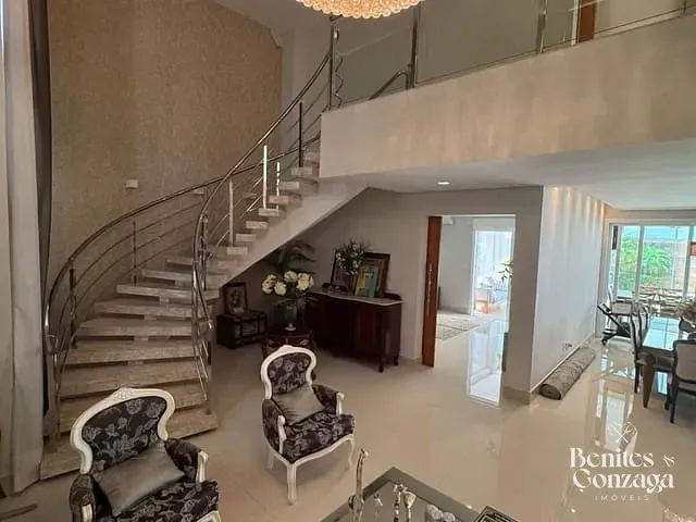 Sobrado com 468m² 4 quartos e 5 banheiros, à venda, no bairro Conjunto Habitacional Inocente Vila Nova Júnior em Maringá