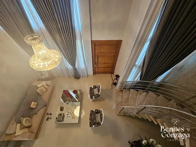 Sobrado com 468m² 4 quartos e 5 banheiros, à venda, no bairro Conjunto Habitacional Inocente Vila Nova Júnior em Maringá