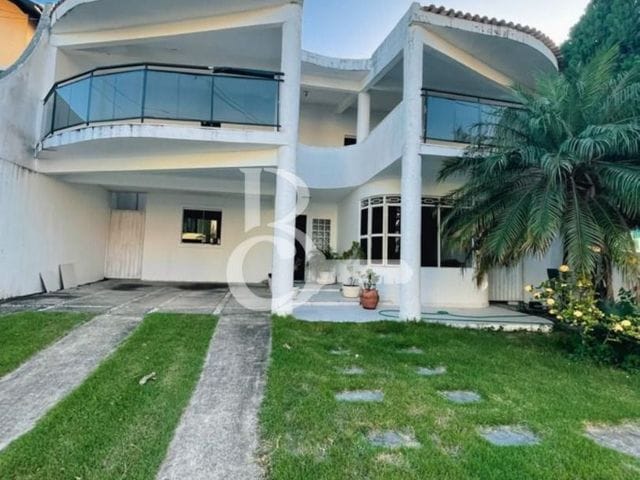 Sobrado com 360m² 5 quartos e 2 banheiros, à venda, no bairro Parque Santo Amaro em Campos dos Goytacazes