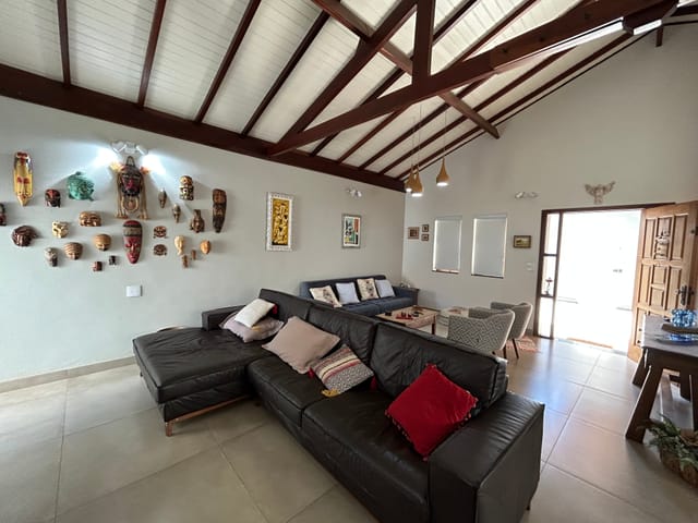 Sobrado com 250m² 3 quartos e 4 banheiros, à venda, no bairro Prolongamento Jardim Ângela Rosa em Franca