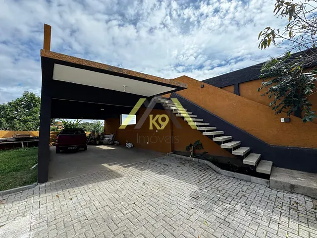 Sobrado com 176m² 3 quartos e 3 banheiros, à venda, no bairro Campo Pequeno em Colombo