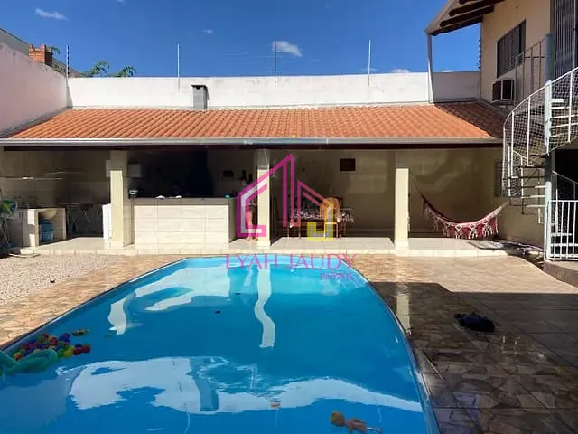 Casa com 540m² 8 quartos e 7 banheiros, à venda, no bairro Baú em Cuiabá