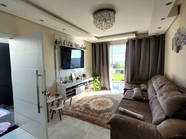 Foto do Sobrado - Sobrado de alto padrão no Cazarin com sacada e vista para o lago . | J. Mareze Imóveis Ltda