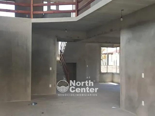 Sobrado com 455m² 3 quartos e 1 banheiro, à venda, no bairro Salinas em Balneário Barra do Sul