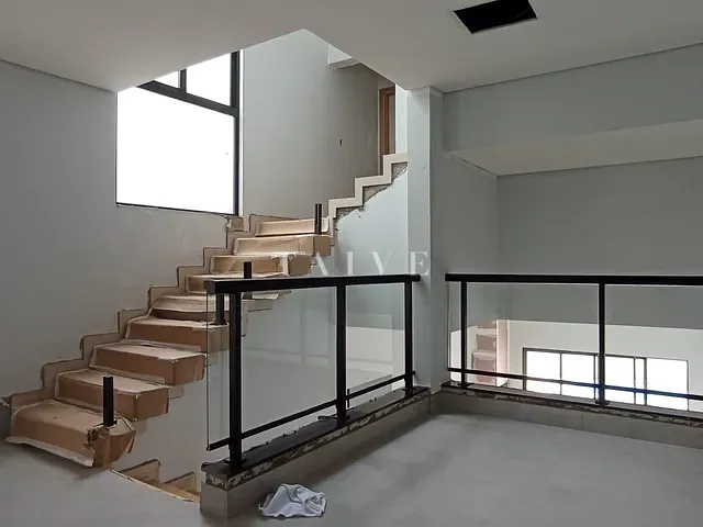 Sobrado com 200m² 3 quartos e 4 banheiros, à venda, no bairro Jardim Central Park em Londrina