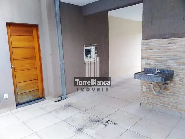 Sobrado com 168m² 4 quartos e 3 banheiros, à venda, no bairro Uvaranas em Ponta Grossa