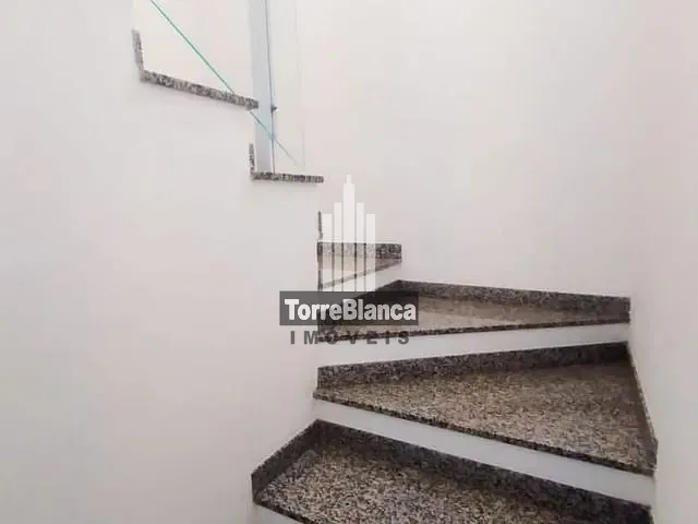Sobrado com 168m² 4 quartos e 3 banheiros, à venda, no bairro Uvaranas em Ponta Grossa