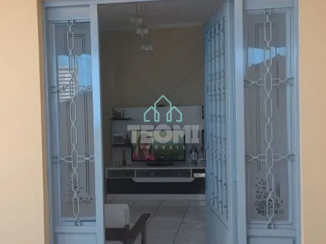 Sobrado com 250m² 3 quartos e 1 banheiro, à venda, no bairro Residencial Paraiso em Taubaté