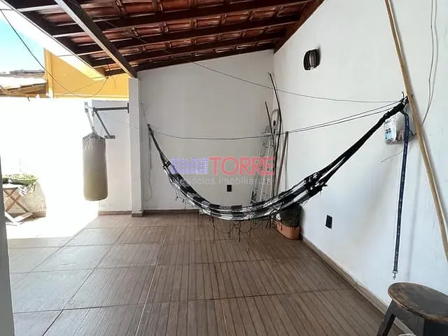 Sobrado 3 quartos e 3 banheiros, à venda, no bairro Nossa Senhora da Vitória em Ilhéus