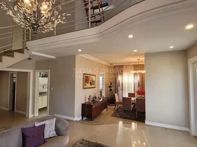 Sobrado com 288m² 3 quartos e 5 banheiros, à venda, no bairro Guaíra em Curitiba