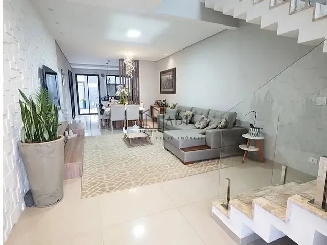 Sobrado com 250m² 3 quartos e 2 banheiros, à venda, no bairro Cézar de Souza em Mogi das Cruzes